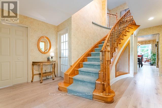 












690 ROBERTSON CRESCENT

,
Milton (TM Timberlea),




Ontario
L9T4V5

