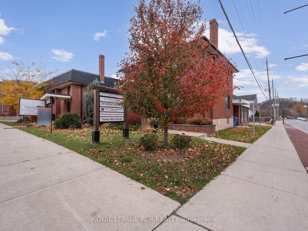 









33


King

Street West, EM1,
Caledon,




ON
L7E 1C7

