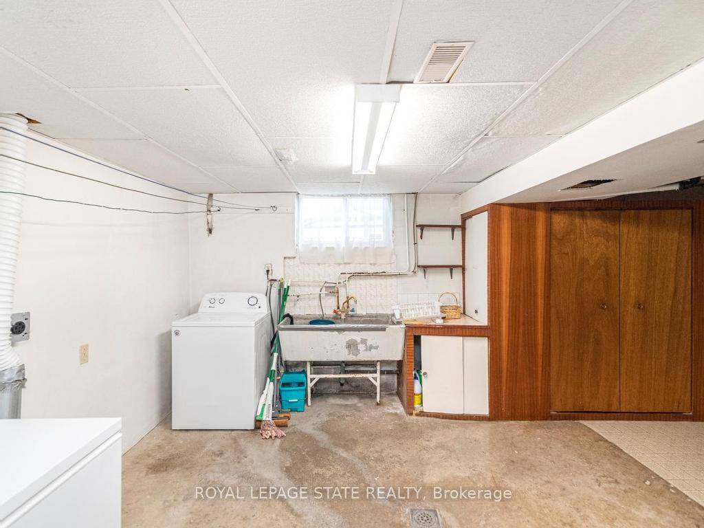 









30


Greeningdon

Drive,
Hamilton,




ON
L9A 3A7


