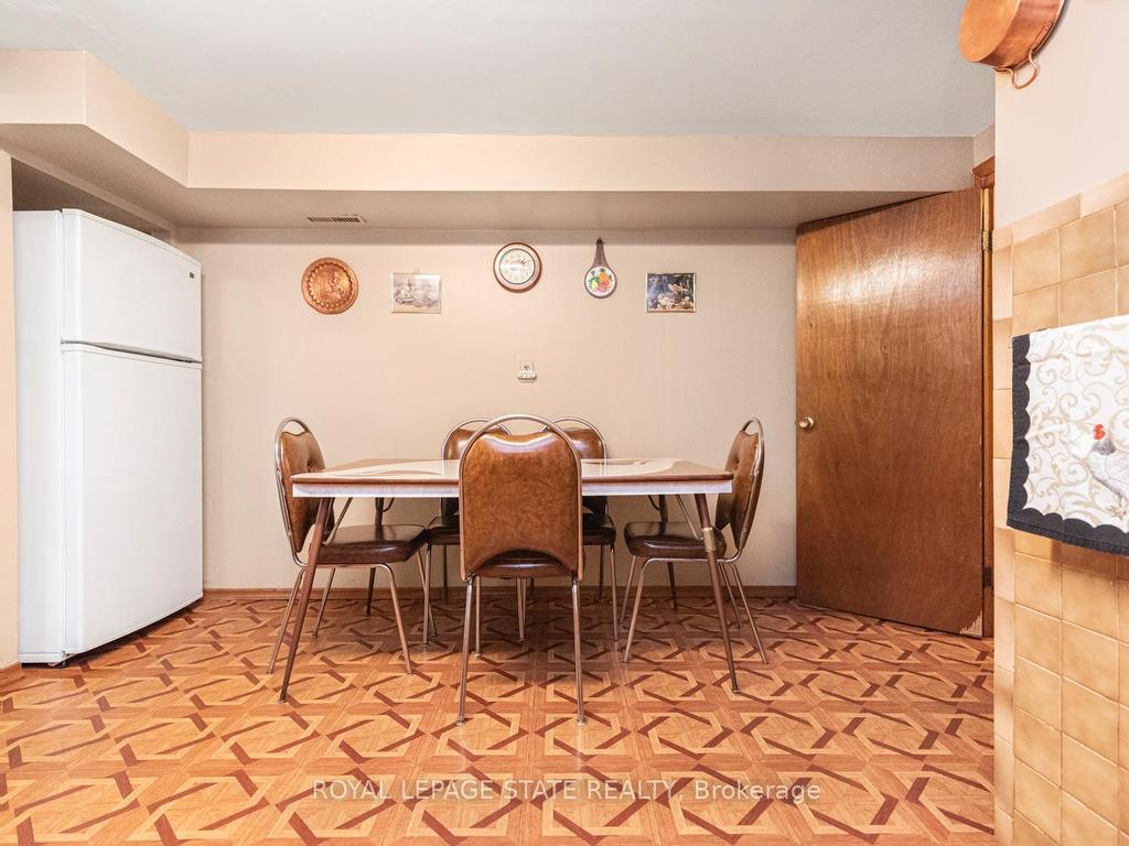 









30


Greeningdon

Drive,
Hamilton,




ON
L9A 3A7

