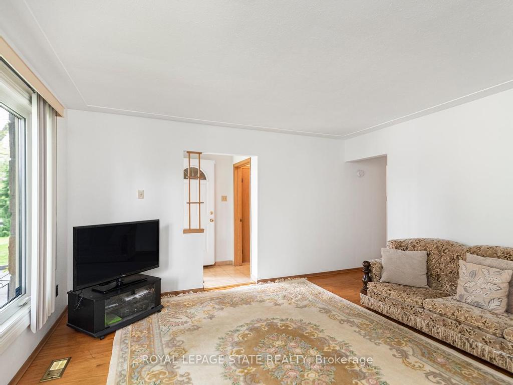 









30


Greeningdon

Drive,
Hamilton,




ON
L9A 3A7

