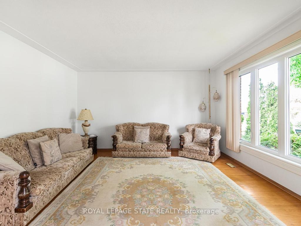









30


Greeningdon

Drive,
Hamilton,




ON
L9A 3A7

