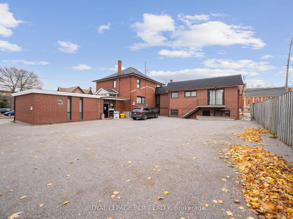 









33


King

Street West, EM2,
Caledon,




ON
L7E 1C7

