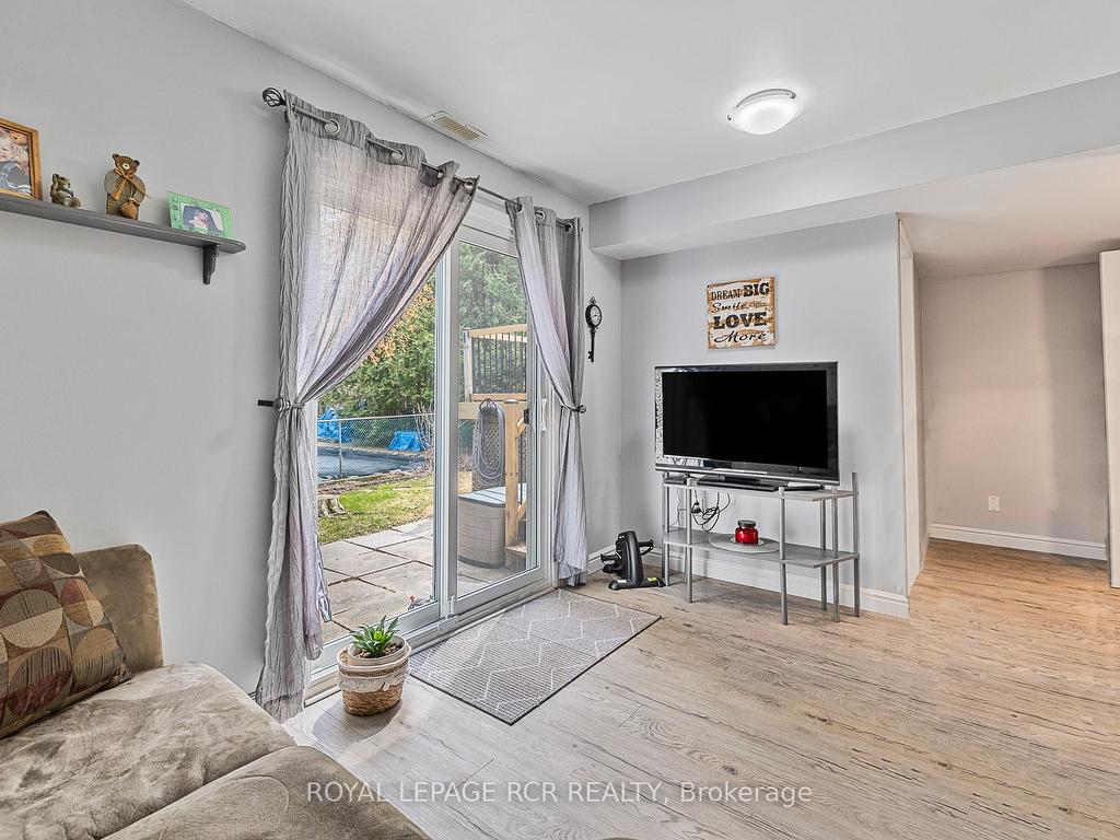 









235


Hibiscus

Court,
Newmarket,




ON
L3Y 5L1

