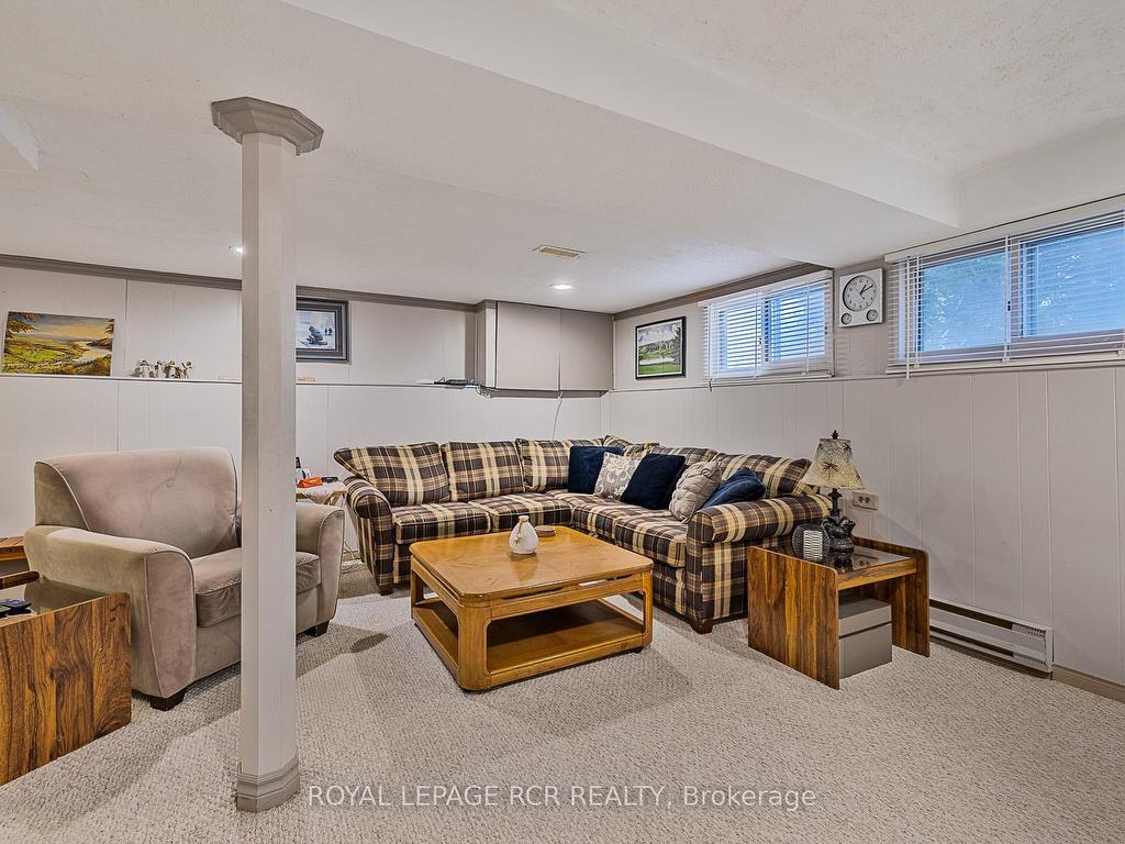 









235


Hibiscus

Court,
Newmarket,




ON
L3Y 5L1

