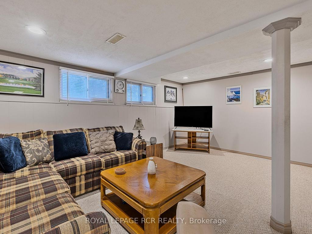 









235


Hibiscus

Court,
Newmarket,




ON
L3Y 5L1

