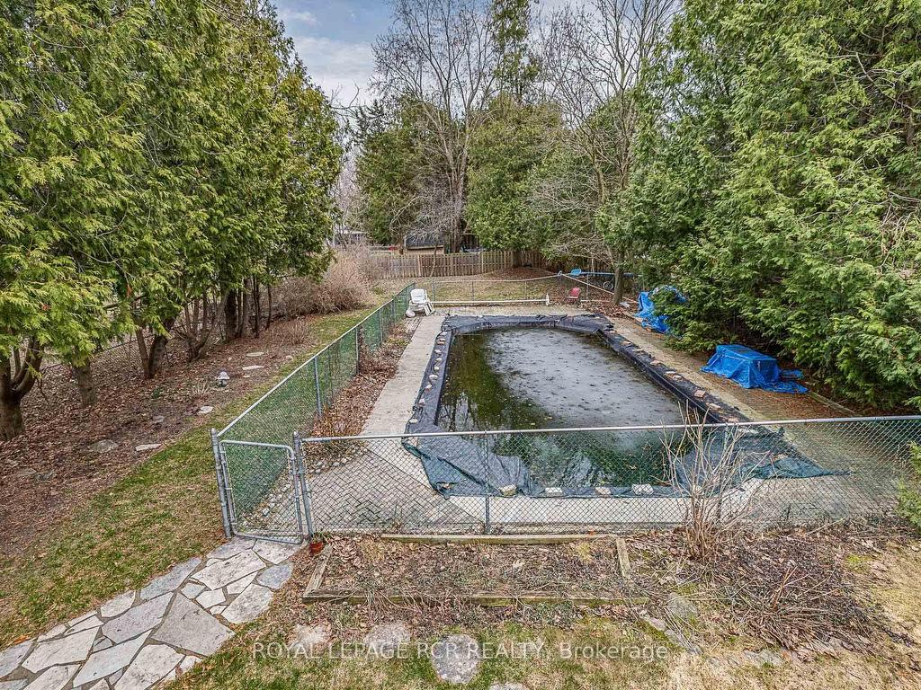 









235


Hibiscus

Court,
Newmarket,




ON
L3Y 5L1

