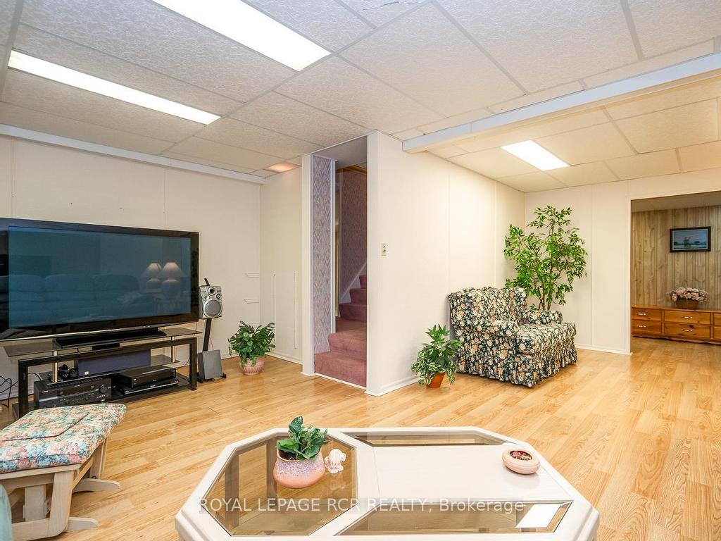









32


White Bark

Way,
Centre Wellington,




ON
N0B 1J0


