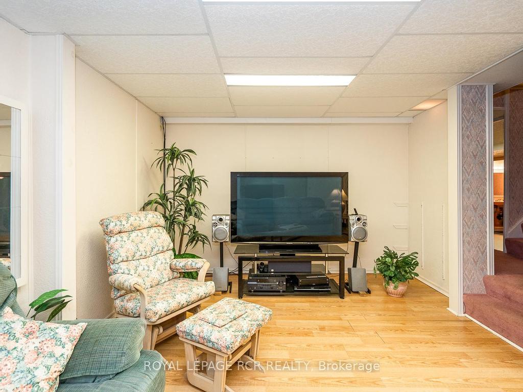 









32


White Bark

Way,
Centre Wellington,




ON
N0B 1J0

