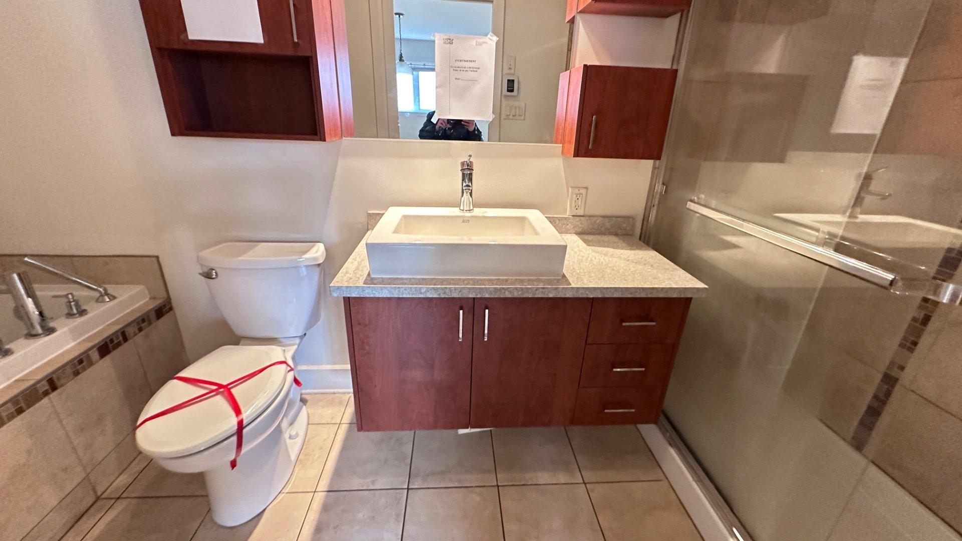 









1415


Rue Gibbon

,
Laval (Chomedey),




QC
H7W4X6

