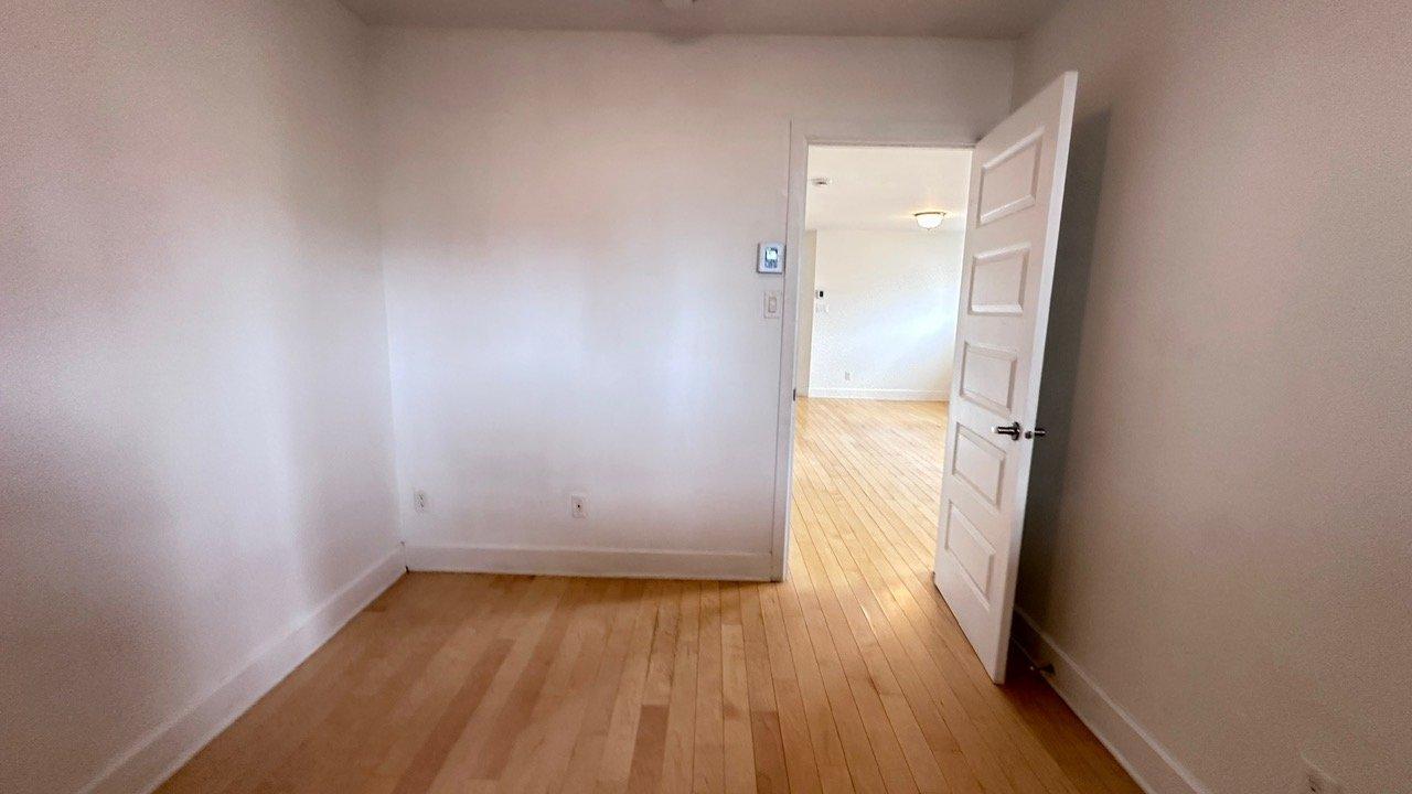 









1415


Rue Gibbon

,
Laval (Chomedey),




QC
H7W4X6

