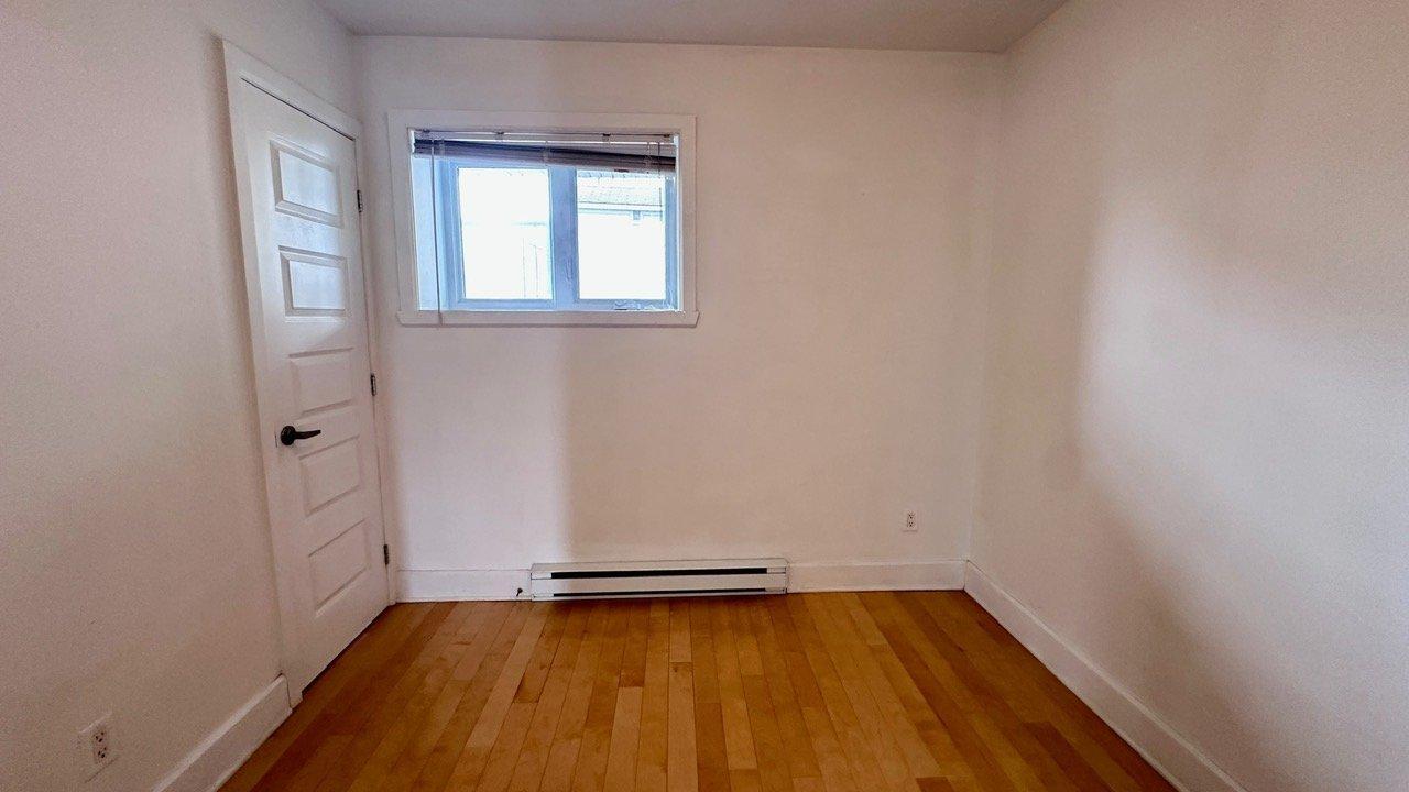 









1415


Rue Gibbon

,
Laval (Chomedey),




QC
H7W4X6

