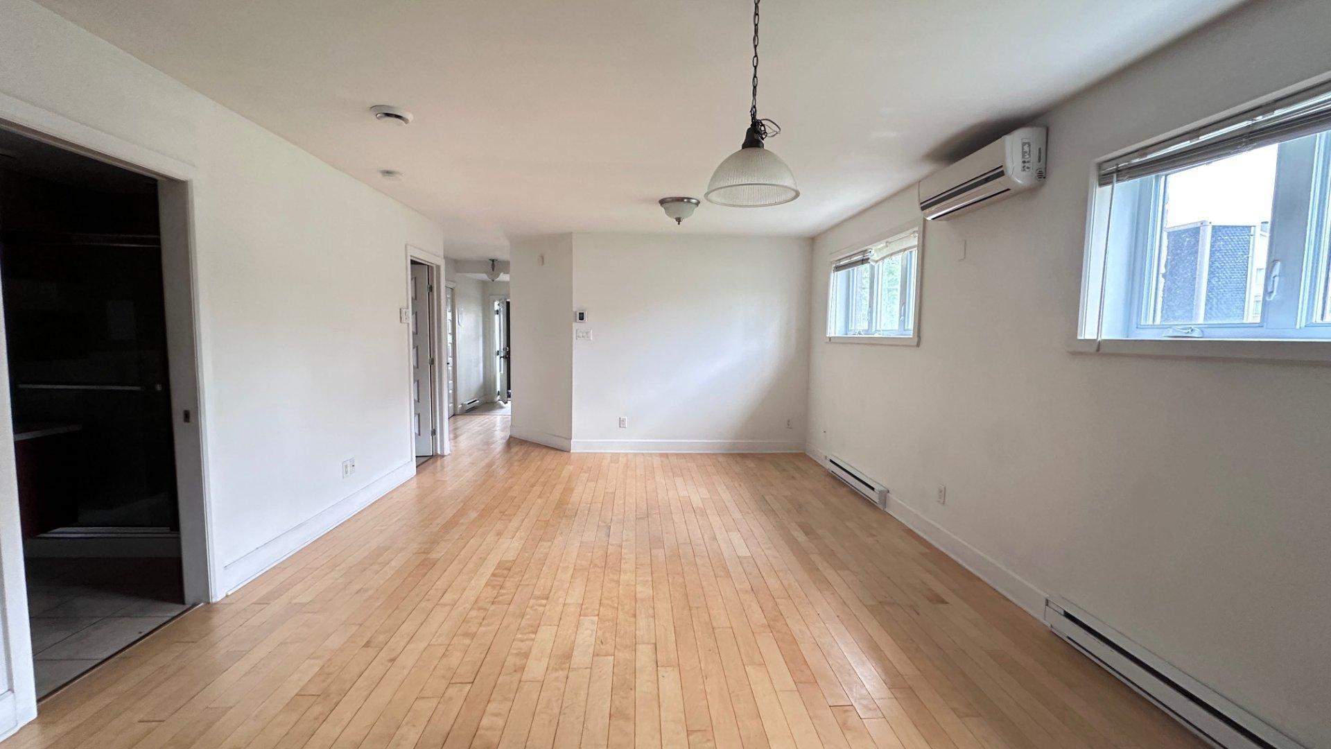 









1415


Rue Gibbon

,
Laval (Chomedey),




QC
H7W4X6

