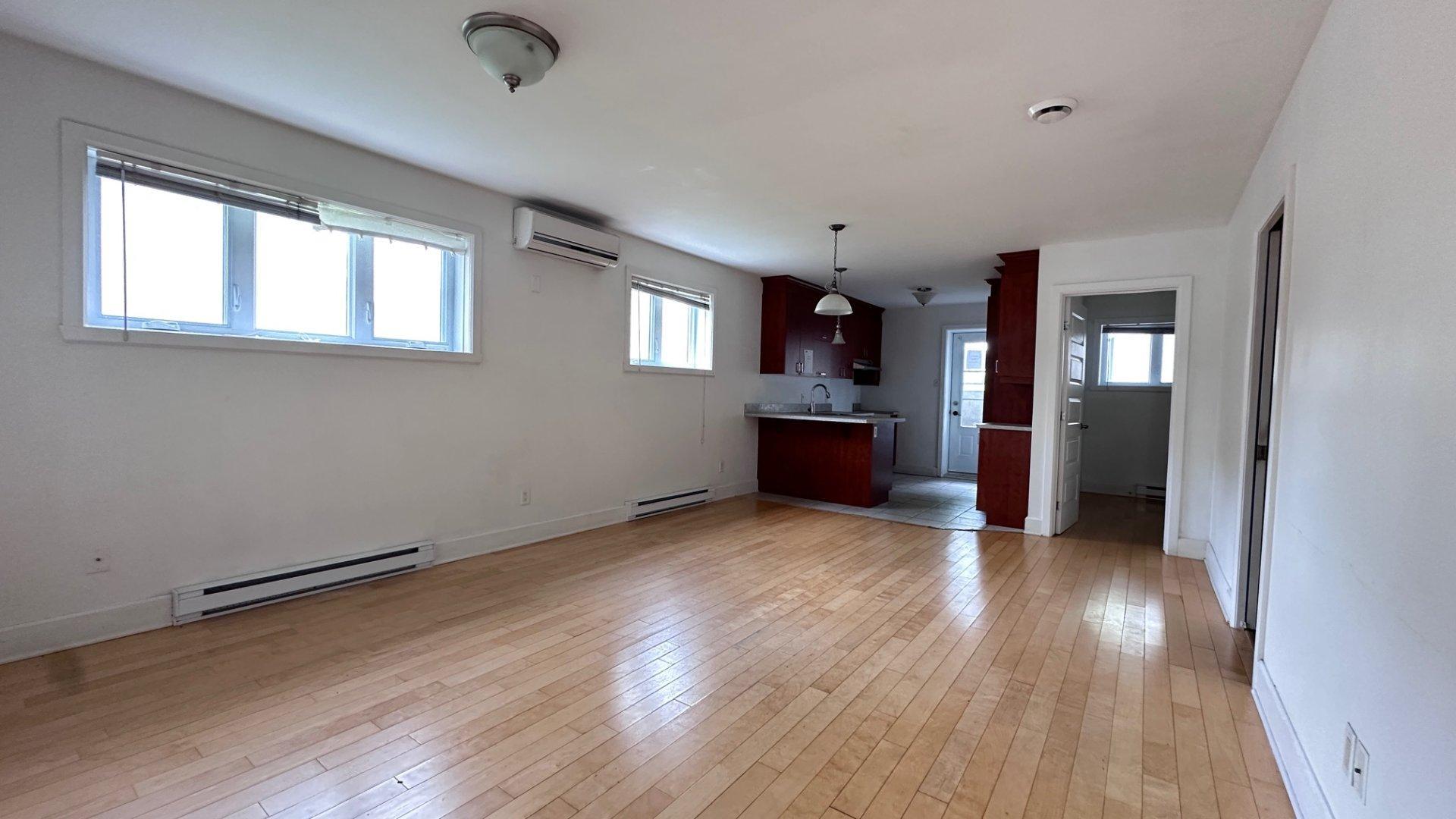 









1415


Rue Gibbon

,
Laval (Chomedey),




QC
H7W4X6

