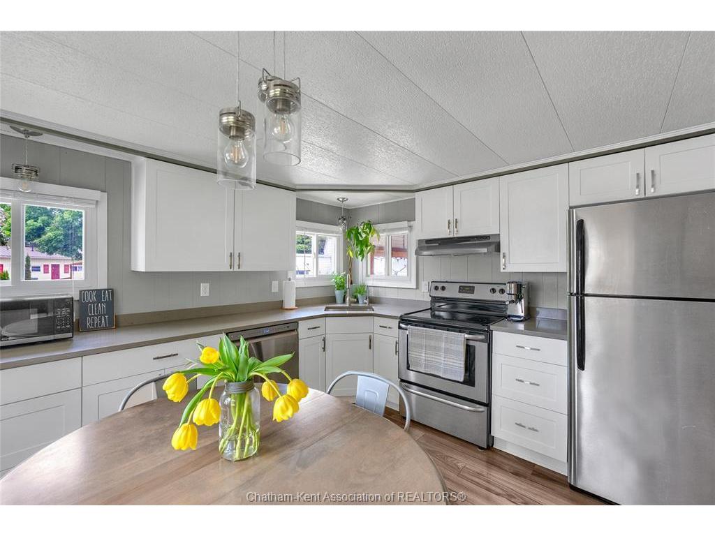 









22220


Charing Cross

Road, 16,
Chatham,




ON
N7M 5V8

