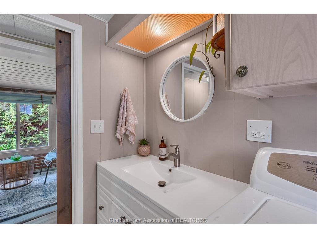 









22220


Charing Cross

Road, 16,
Chatham,




ON
N7M 5V8

