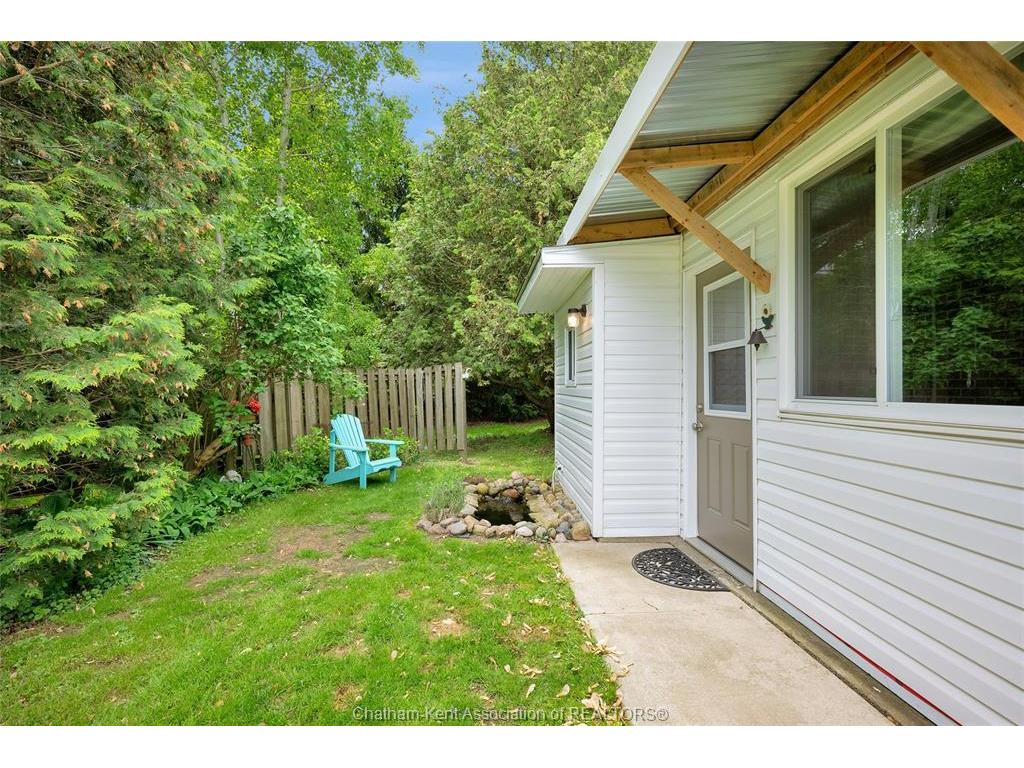 









22220


Charing Cross

Road, 16,
Chatham,




ON
N7M 5V8

