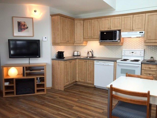 









131


Ch. au Pied-de-la-Montagne

, 2132,
Mont-Tremblant,




QC
J8E3M2

