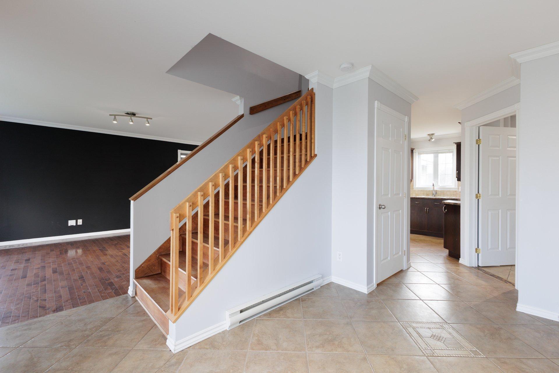 









207


25e Avenue

,
Saint-Zotique,




QC
J0P1Z2

