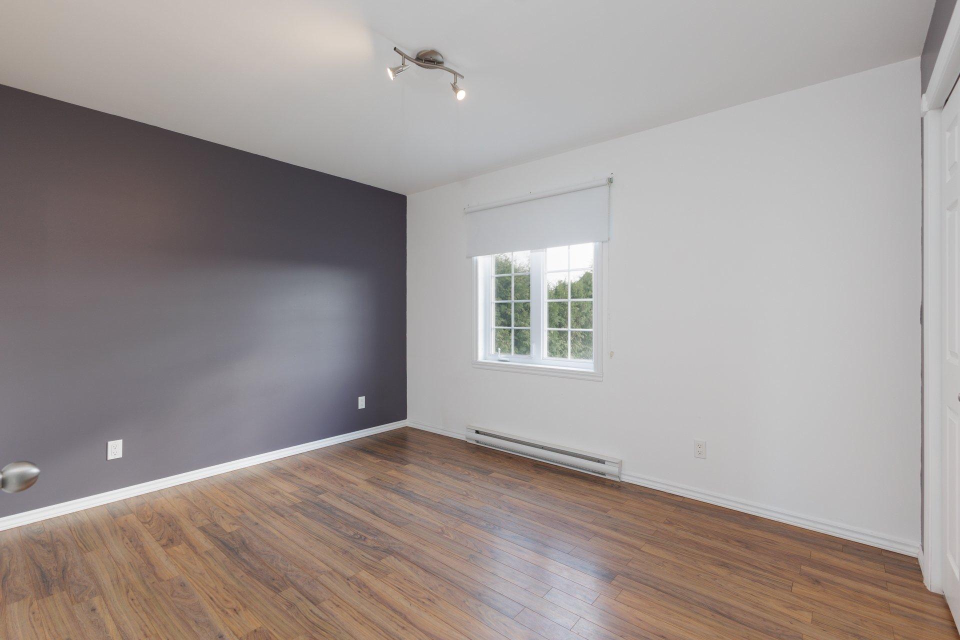 









207


25e Avenue

,
Saint-Zotique,




QC
J0P1Z2

