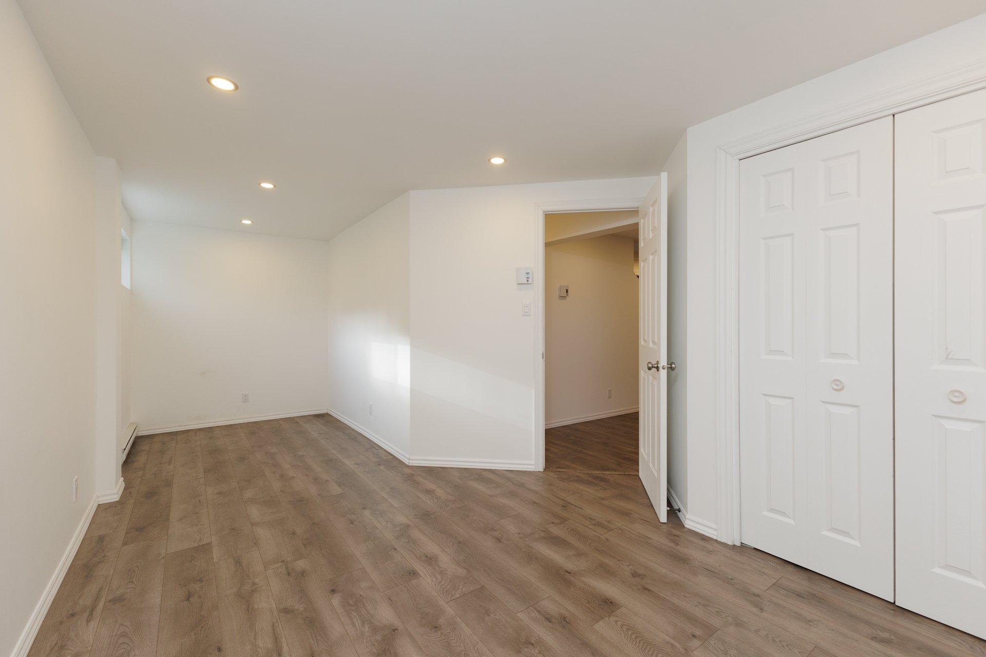 









207


25e Avenue

,
Saint-Zotique,




QC
J0P1Z2

