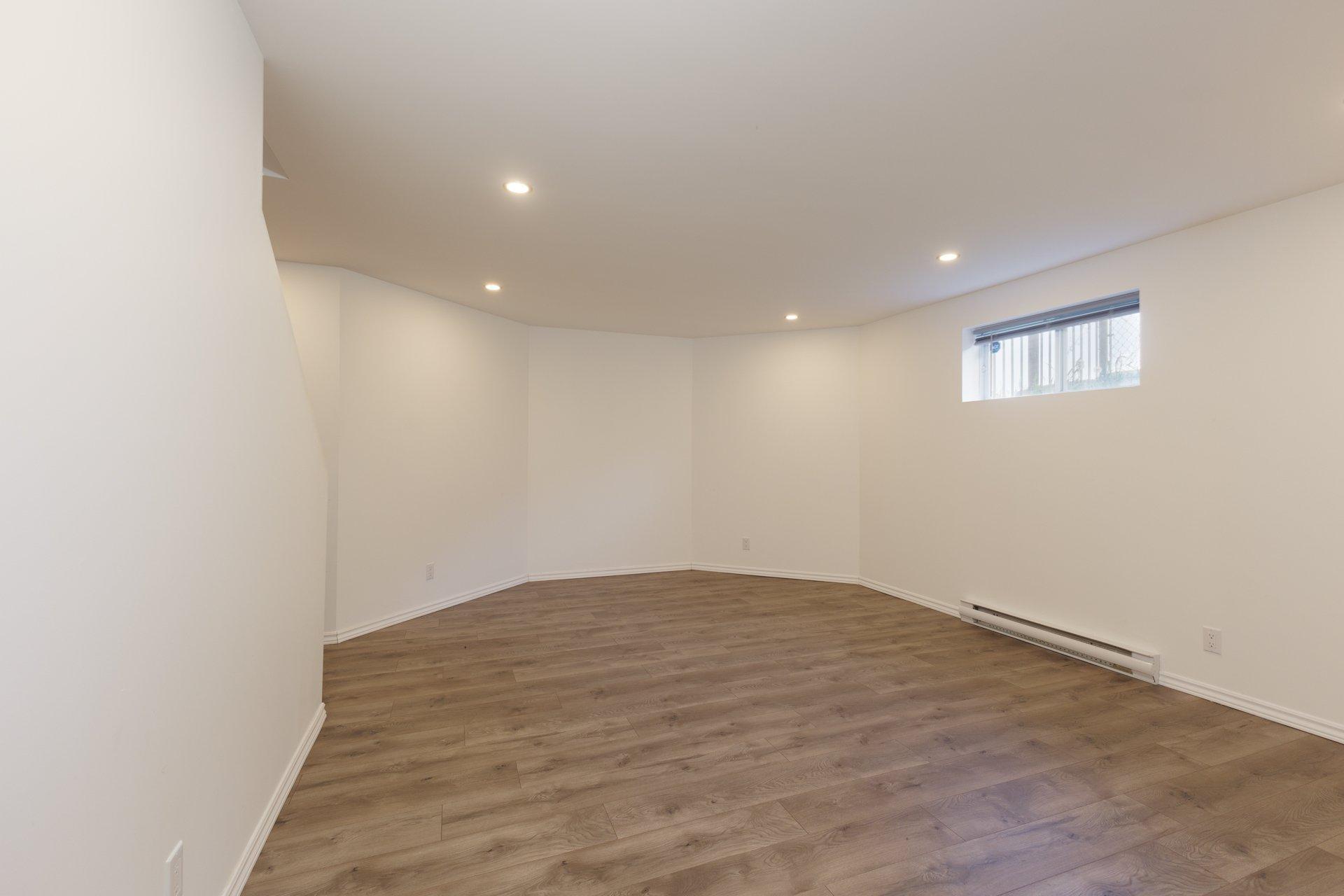 









207


25e Avenue

,
Saint-Zotique,




QC
J0P1Z2


