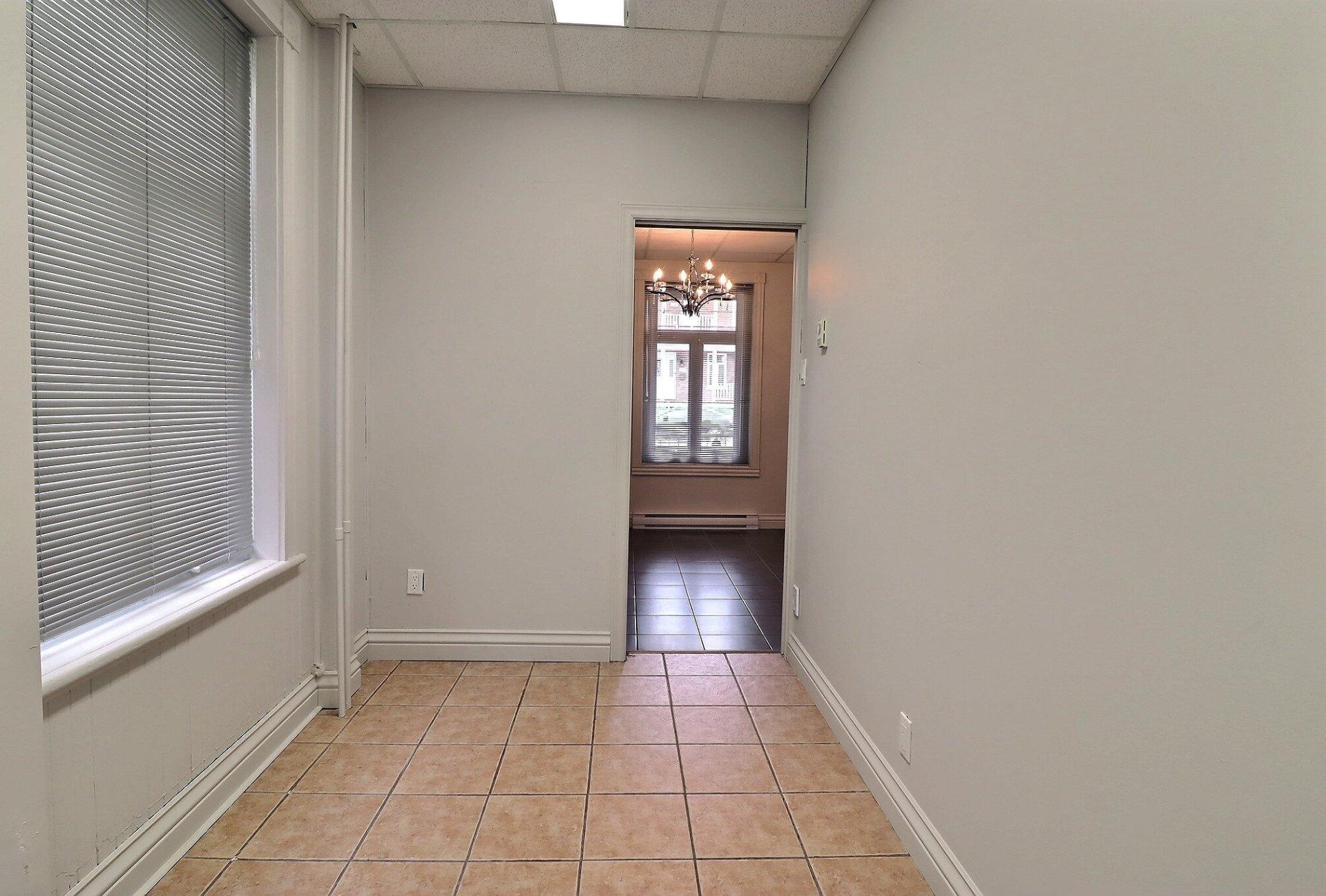 









3376


Ch. Royal

,
Québec (Beauport),




QC
G1E1W2

