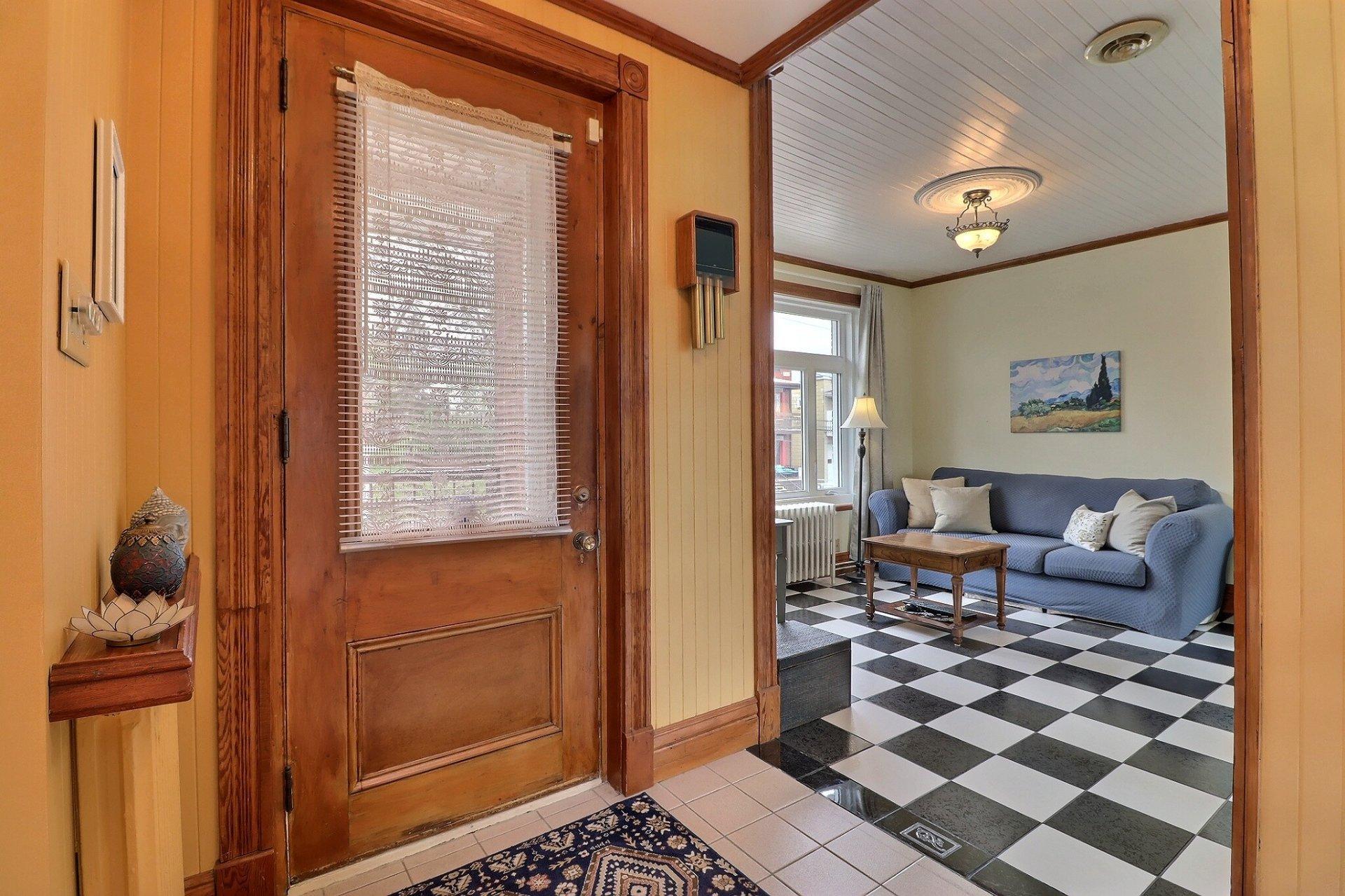 









3376


Ch. Royal

,
Québec (Beauport),




QC
G1E1W2

