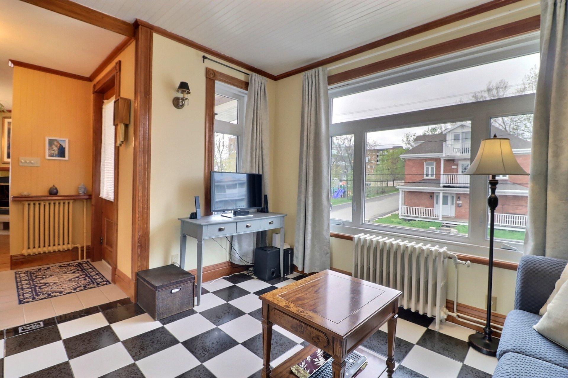 









3376


Ch. Royal

,
Québec (Beauport),




QC
G1E1W2

