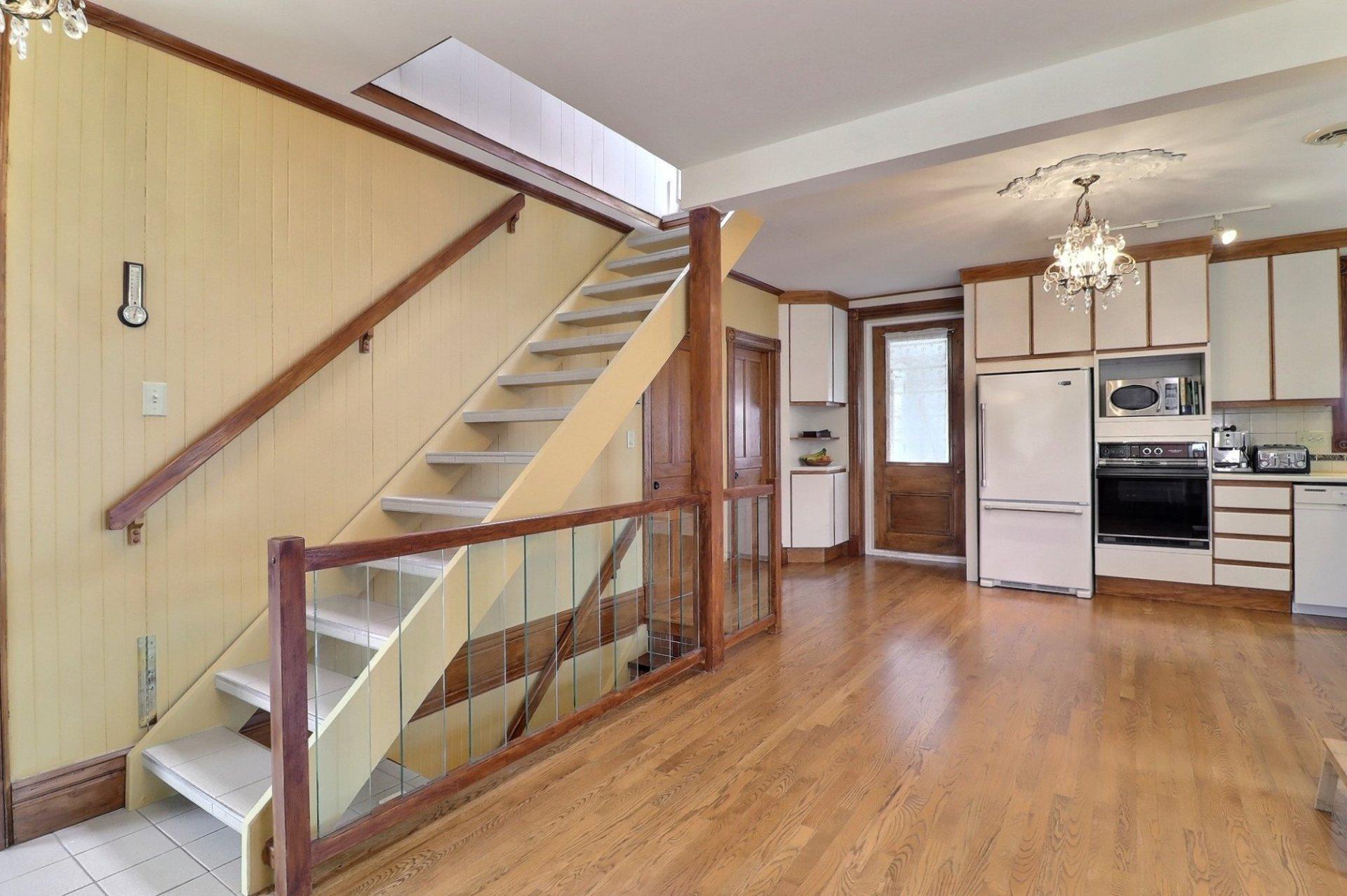 









3376


Ch. Royal

,
Québec (Beauport),




QC
G1E1W2

