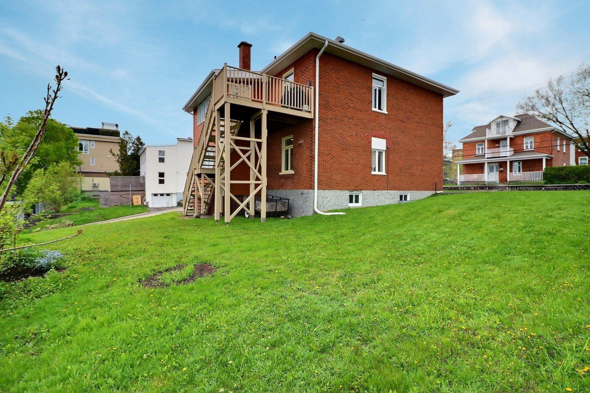 









3376


Ch. Royal

,
Québec (Beauport),




QC
G1E1W2

