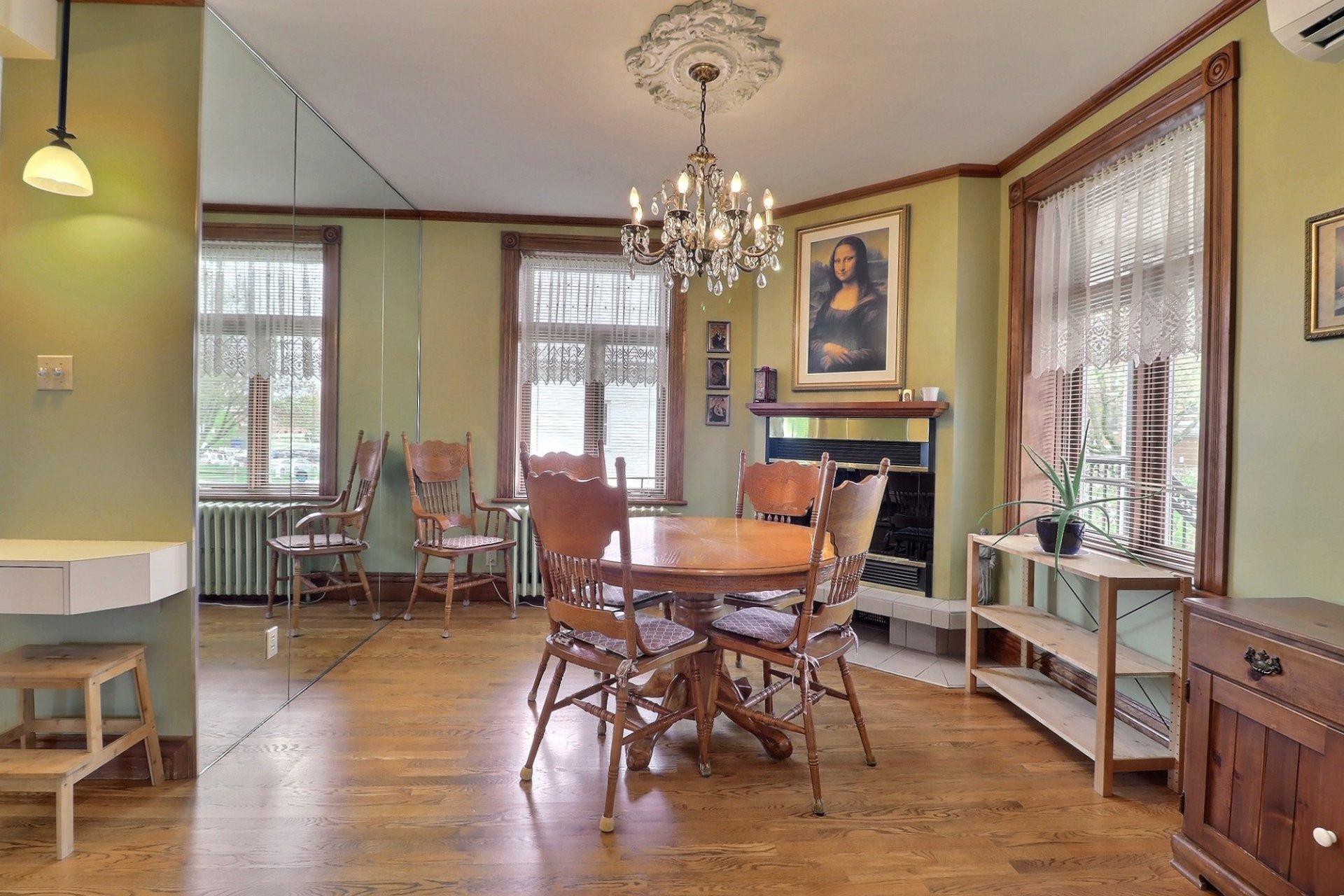 









3376


Ch. Royal

,
Québec (Beauport),




QC
G1E1W2

