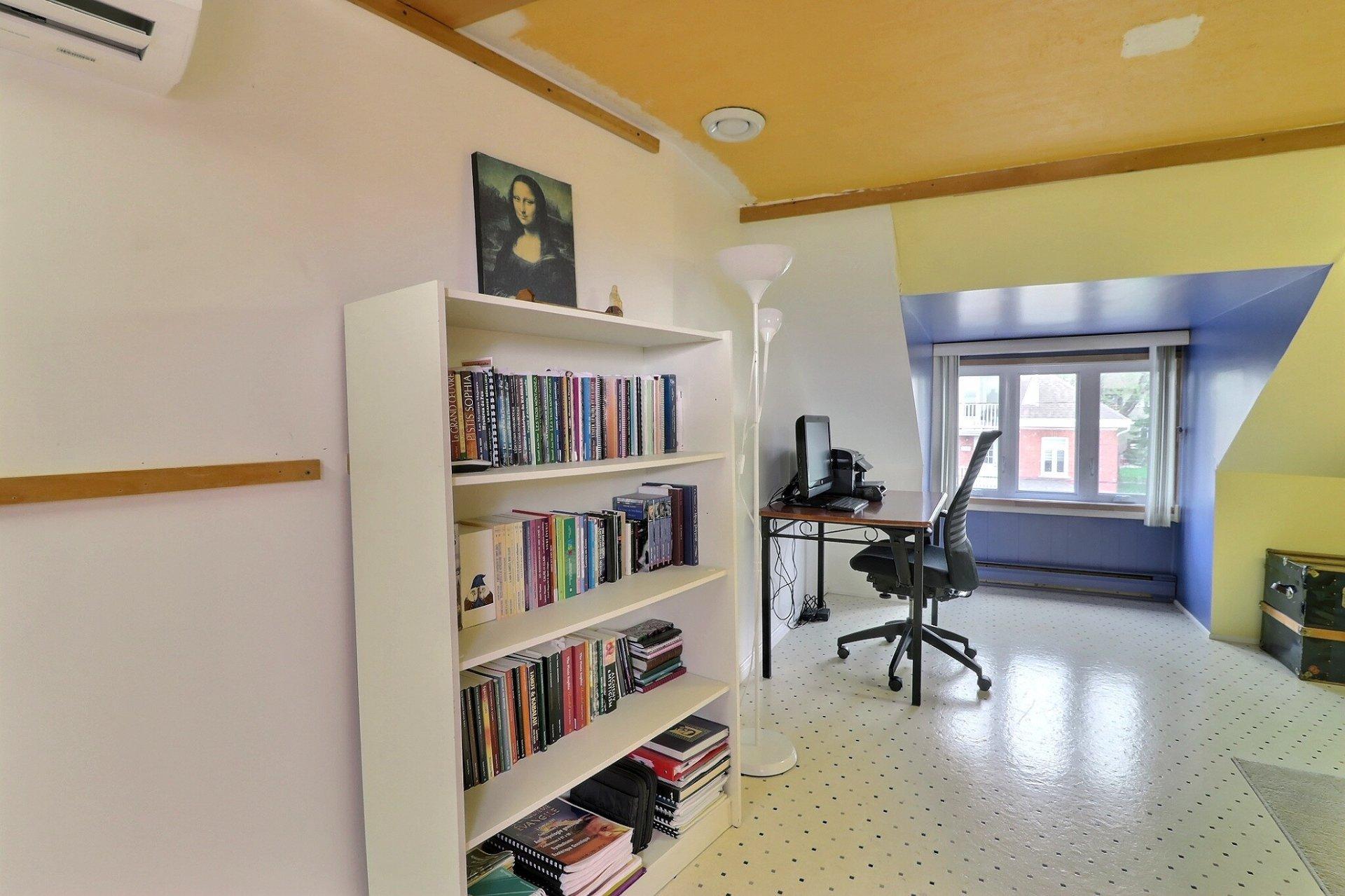 









3376


Ch. Royal

,
Québec (Beauport),




QC
G1E1W2

