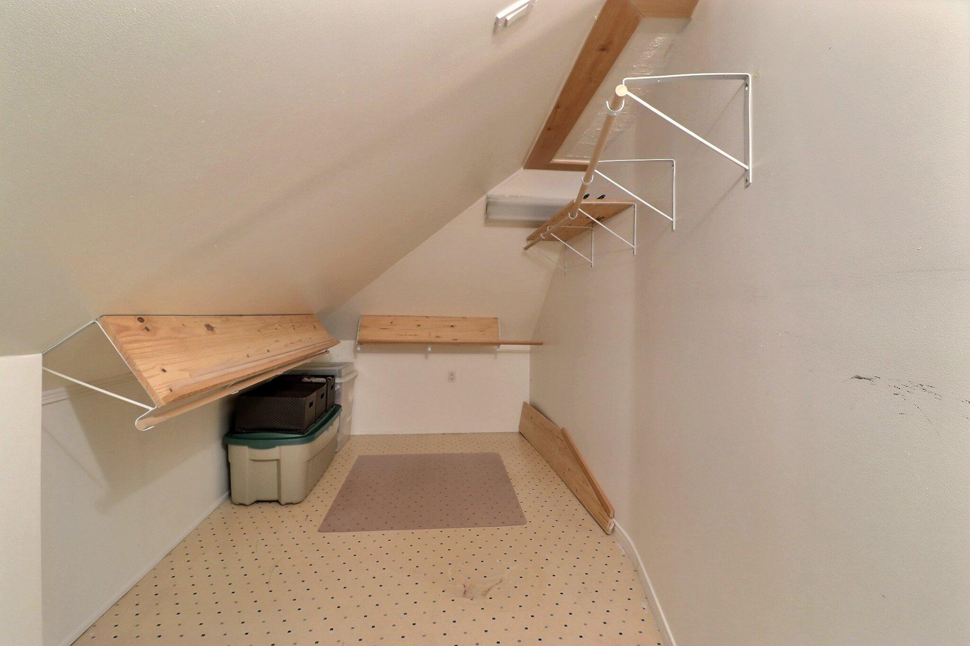 









3376


Ch. Royal

,
Québec (Beauport),




QC
G1E1W2

