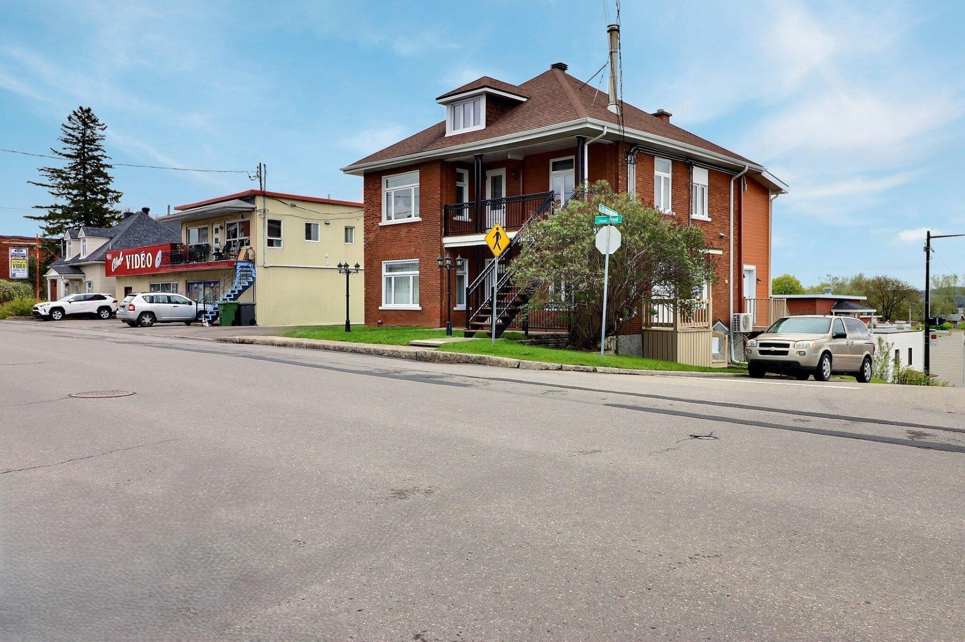 









3376


Ch. Royal

,
Québec (Beauport),




QC
G1E1W2

