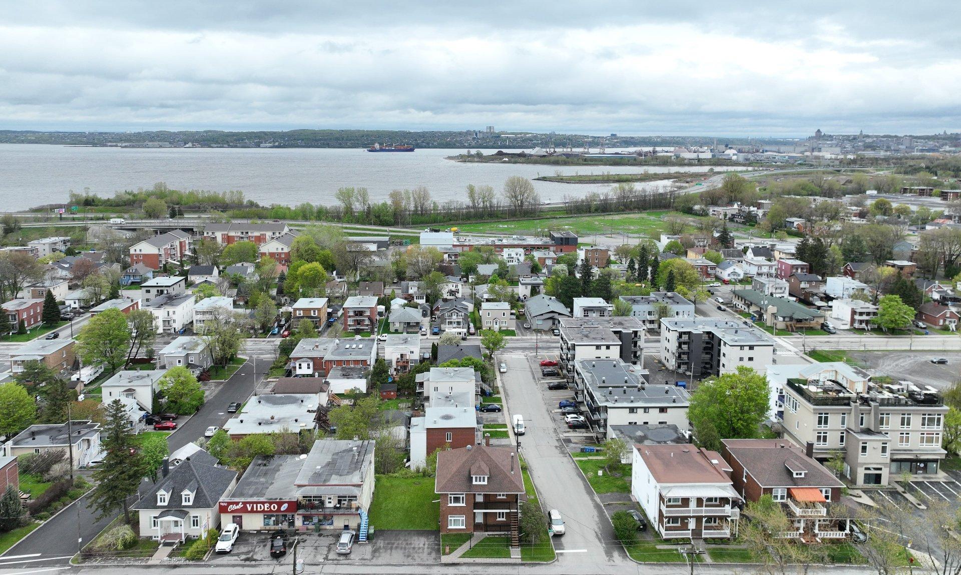 









3376


Ch. Royal

,
Québec (Beauport),




QC
G1E1W2


