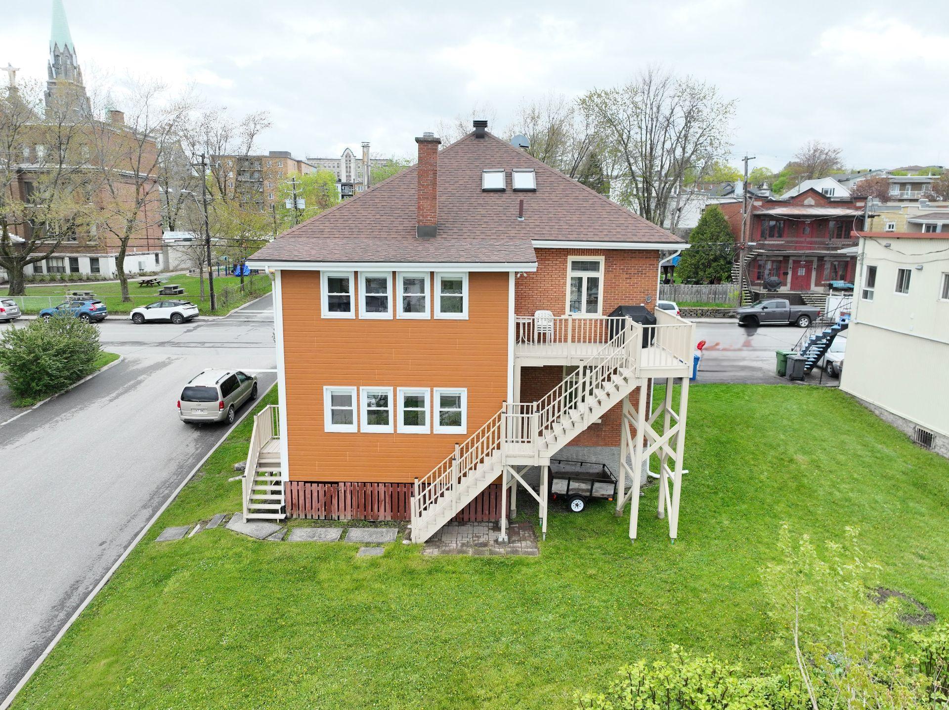 









3376


Ch. Royal

,
Québec (Beauport),




QC
G1E1W2

