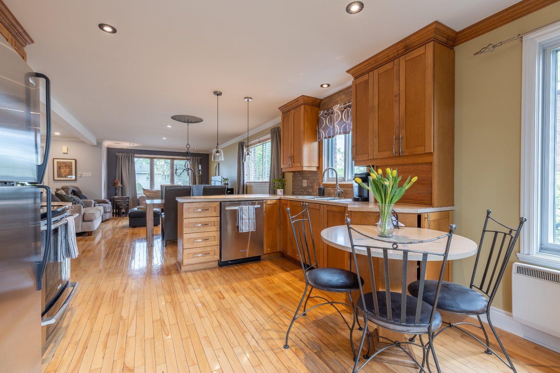 









2205


Crois. de Clemency

,
Laval (Vimont),




QC
H7M3N1

