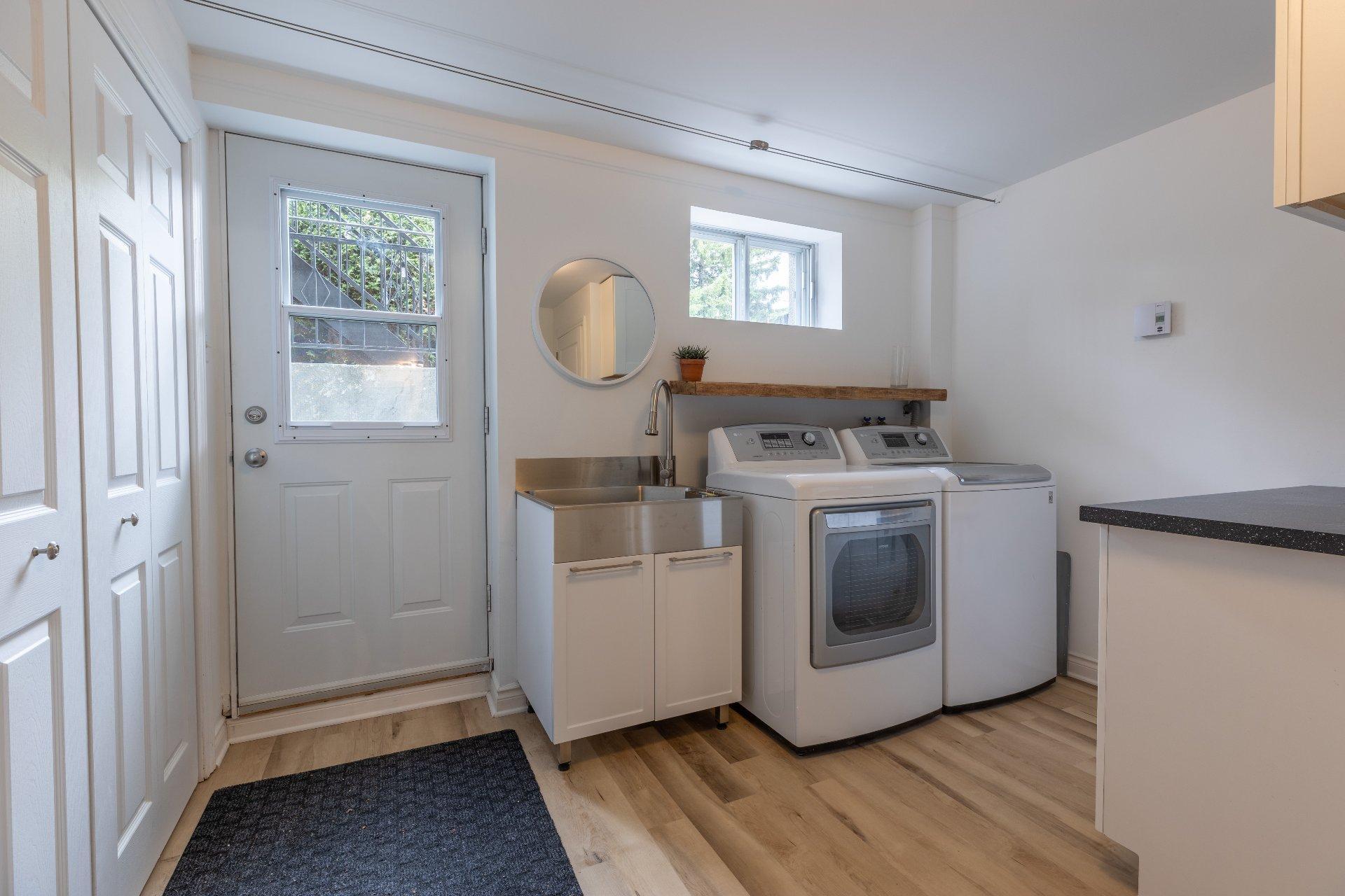 









2205


Crois. de Clemency

,
Laval (Vimont),




QC
H7M3N1

