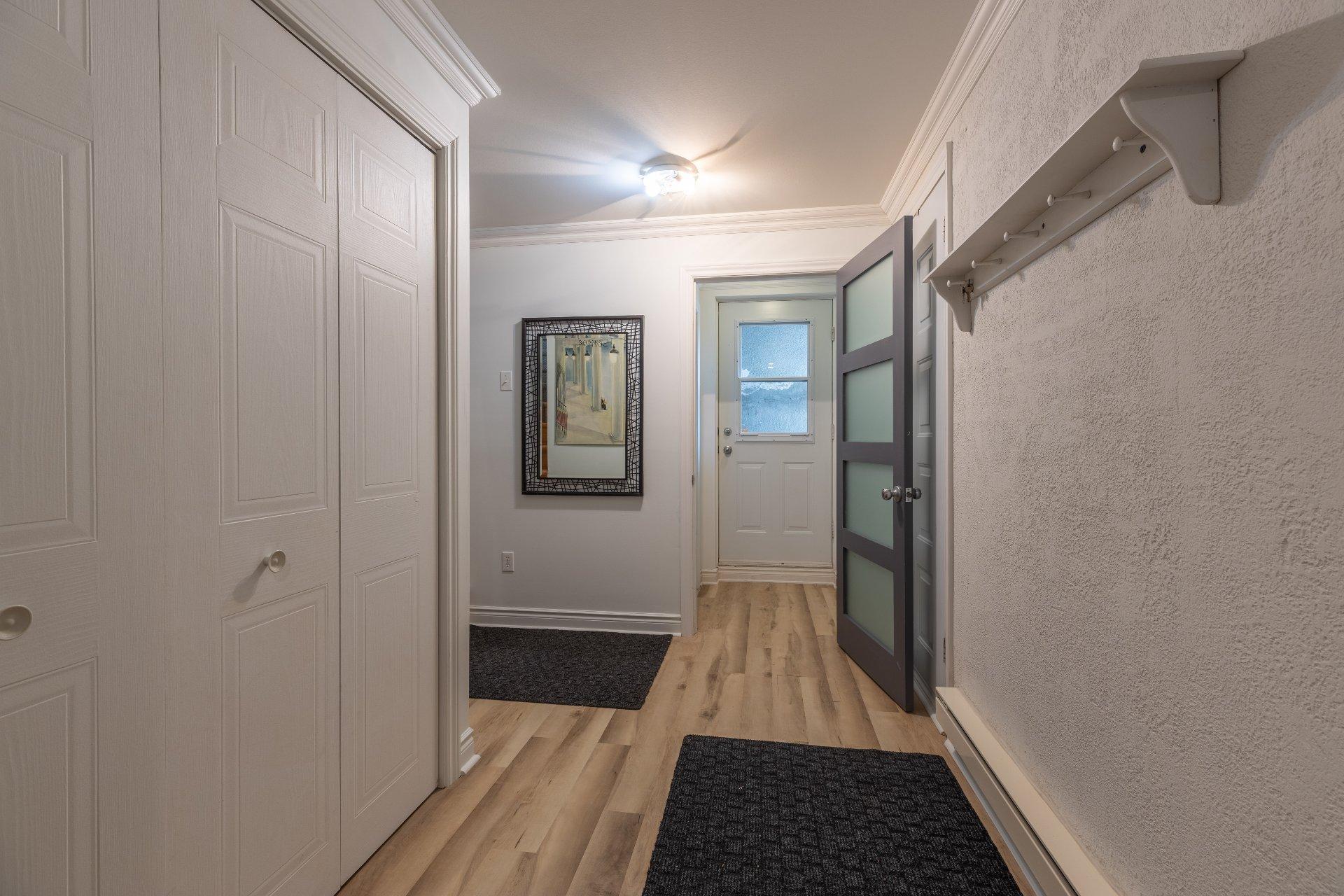 









2205


Crois. de Clemency

,
Laval (Vimont),




QC
H7M3N1

