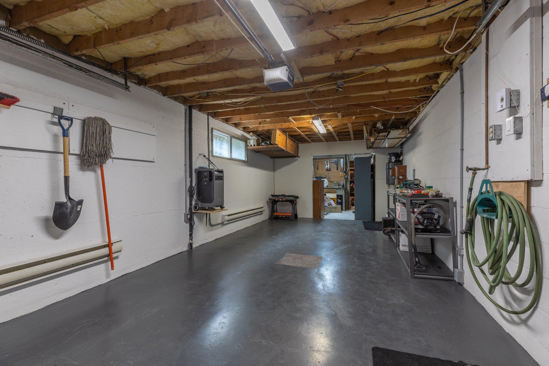 









2205


Crois. de Clemency

,
Laval (Vimont),




QC
H7M3N1

