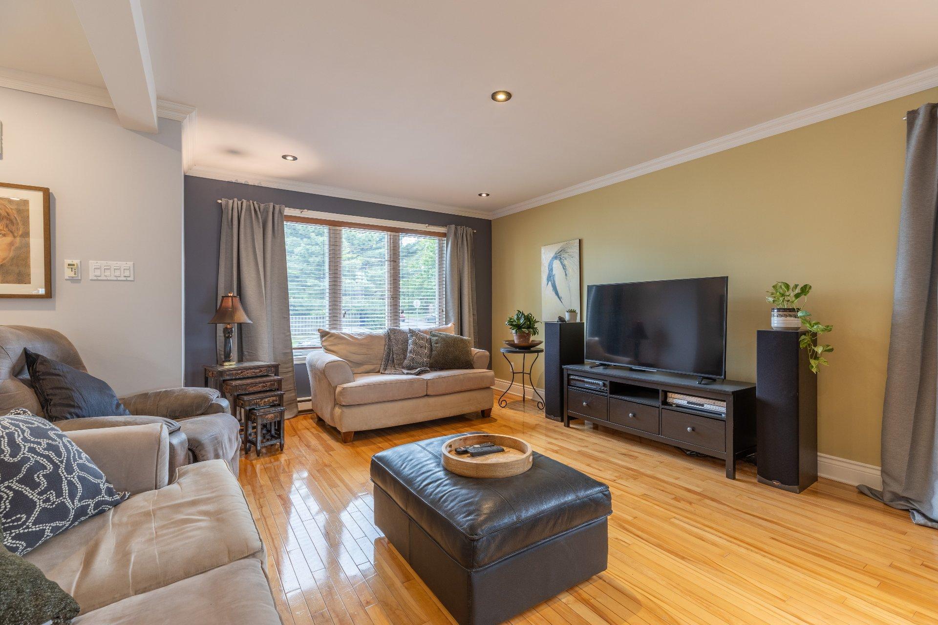 









2205


Crois. de Clemency

,
Laval (Vimont),




QC
H7M3N1

