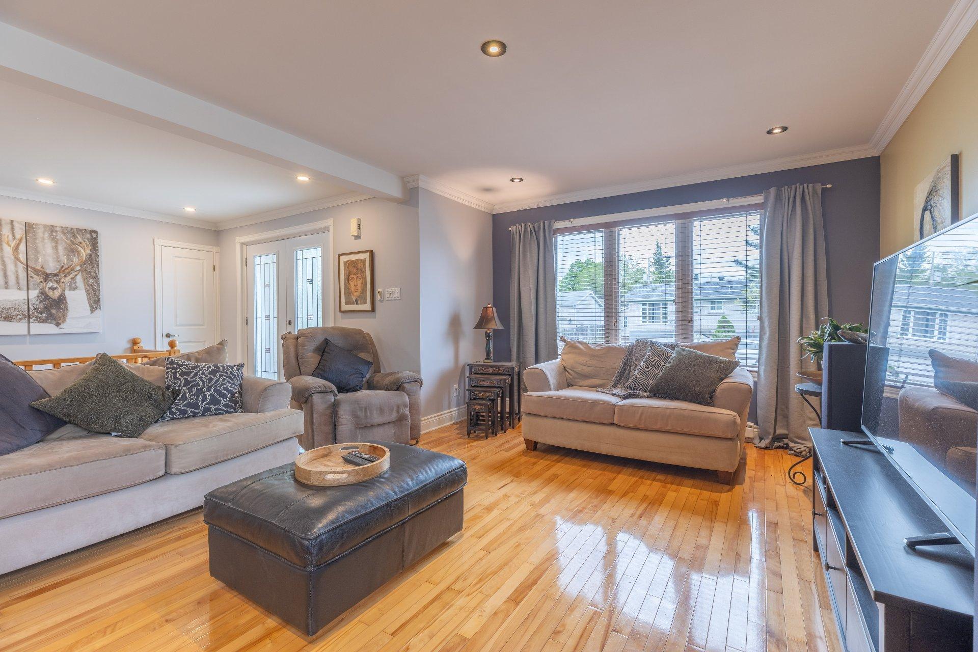 









2205


Crois. de Clemency

,
Laval (Vimont),




QC
H7M3N1

