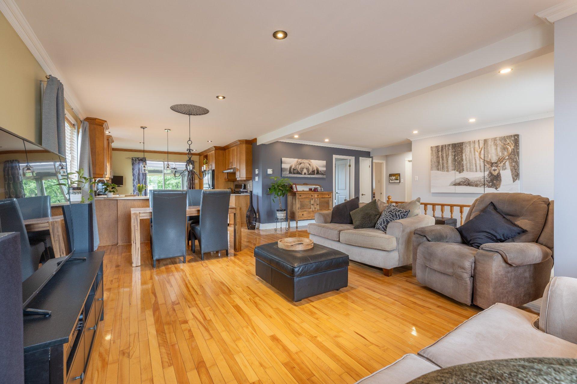 









2205


Crois. de Clemency

,
Laval (Vimont),




QC
H7M3N1

