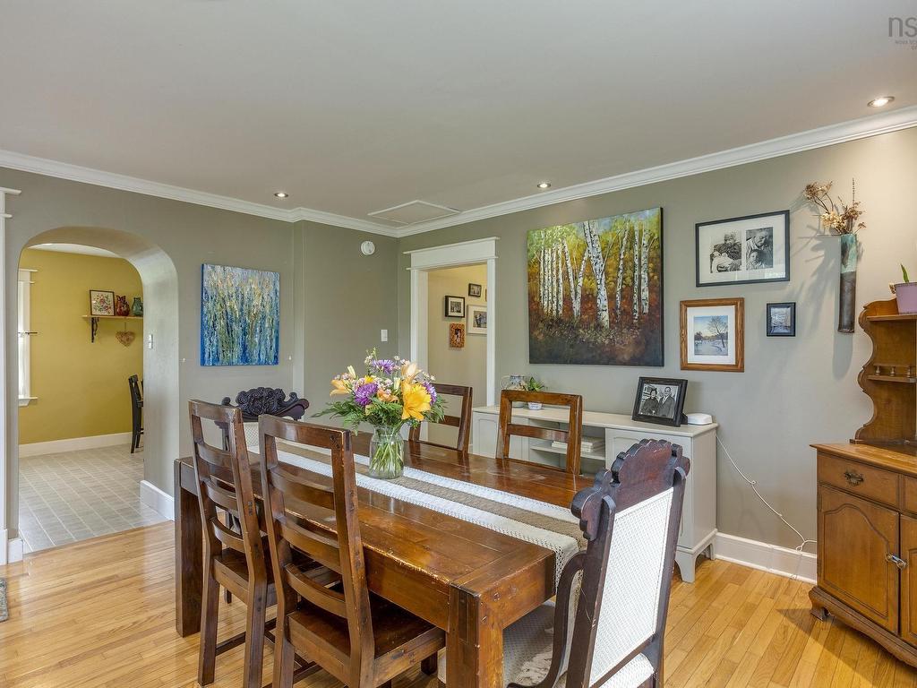 












341 College Road

,
Windsor,




NS
B0N 2T0

