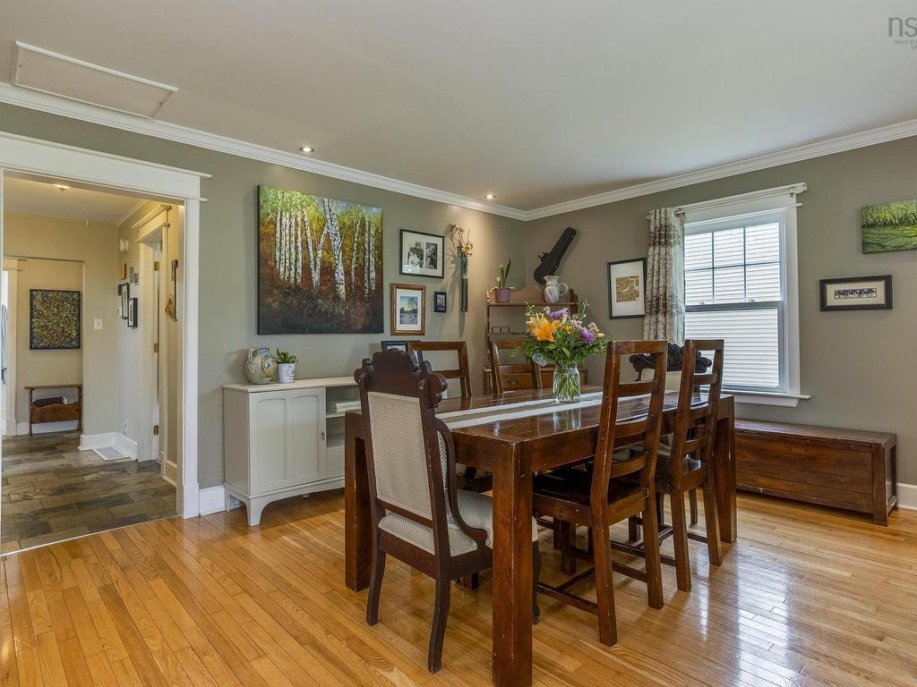 












341 College Road

,
Windsor,




NS
B0N 2T0

