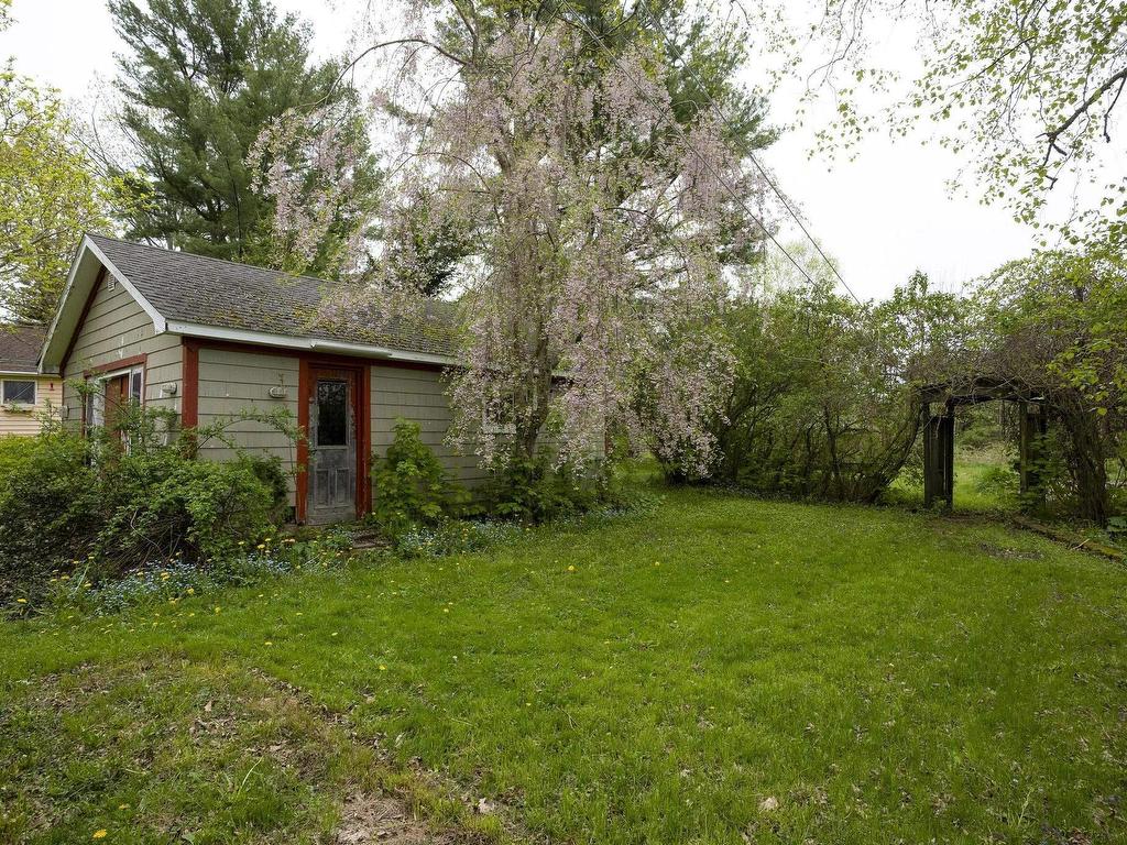 












341 College Road

,
Windsor,




NS
B0N 2T0

