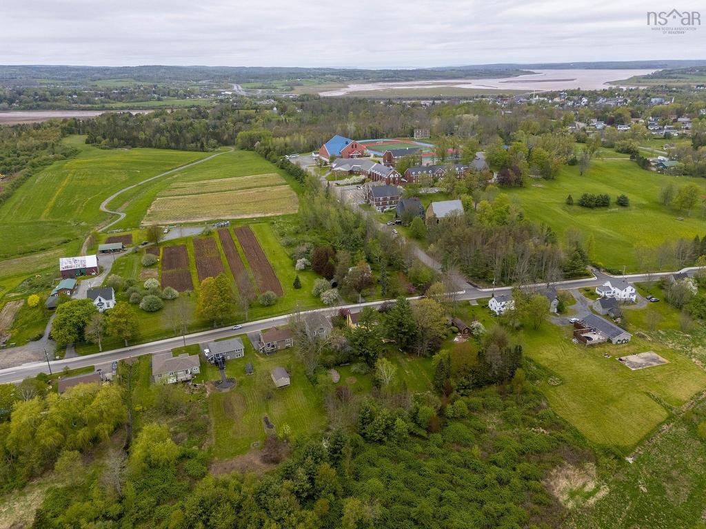












341 College Road

,
Windsor,




NS
B0N 2T0

