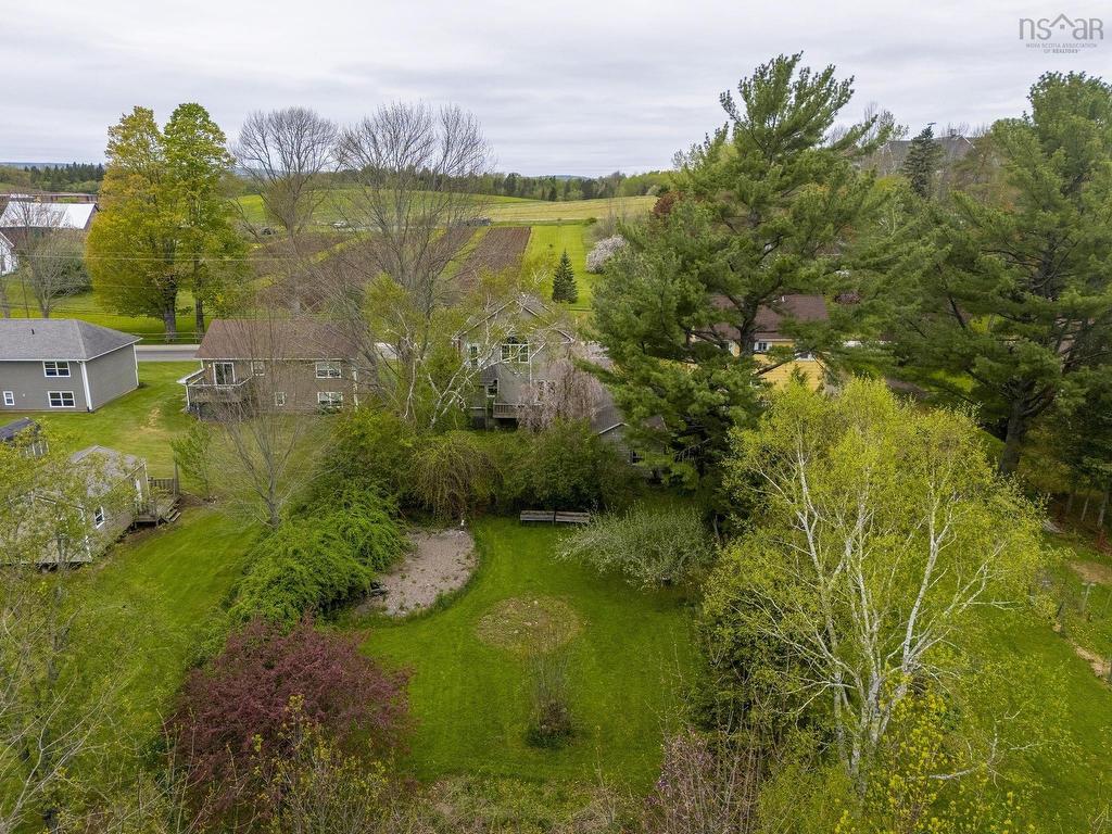 












341 College Road

,
Windsor,




NS
B0N 2T0

