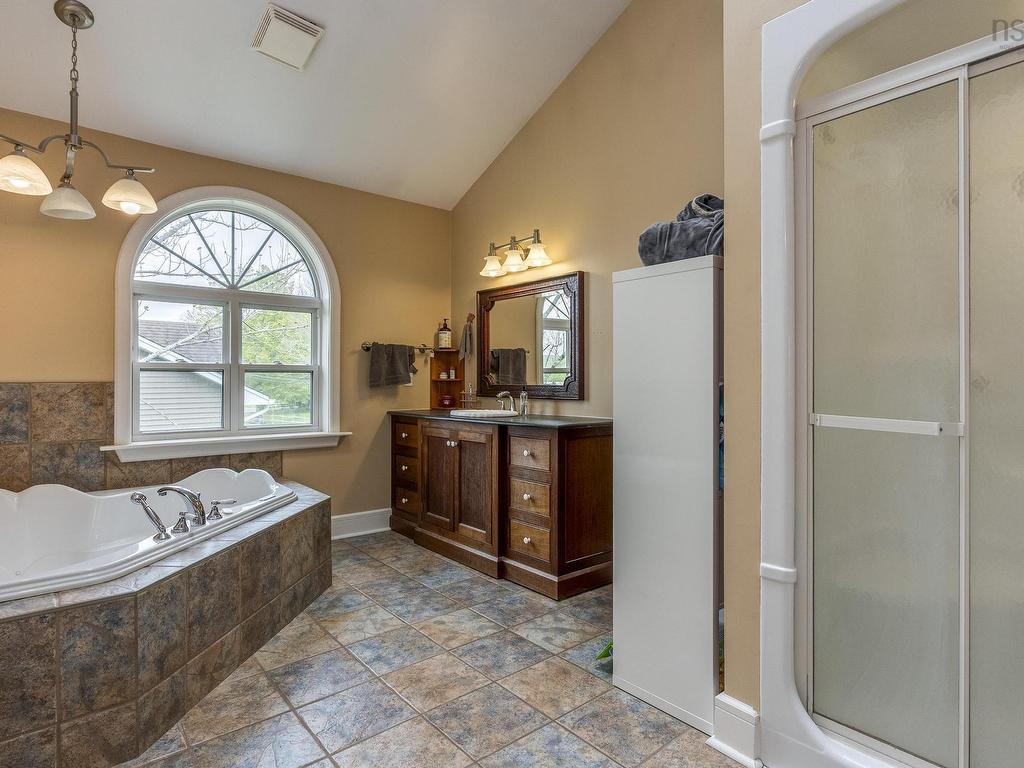 












341 College Road

,
Windsor,




NS
B0N 2T0

